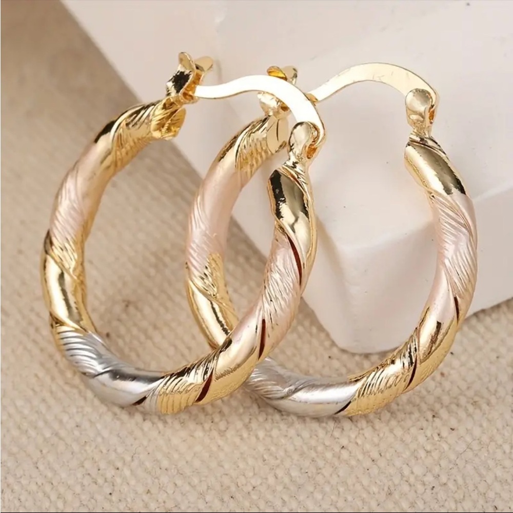 ✨ 14K Gold Plated Two Tone Twisted Hoop Earrings Gold Silver